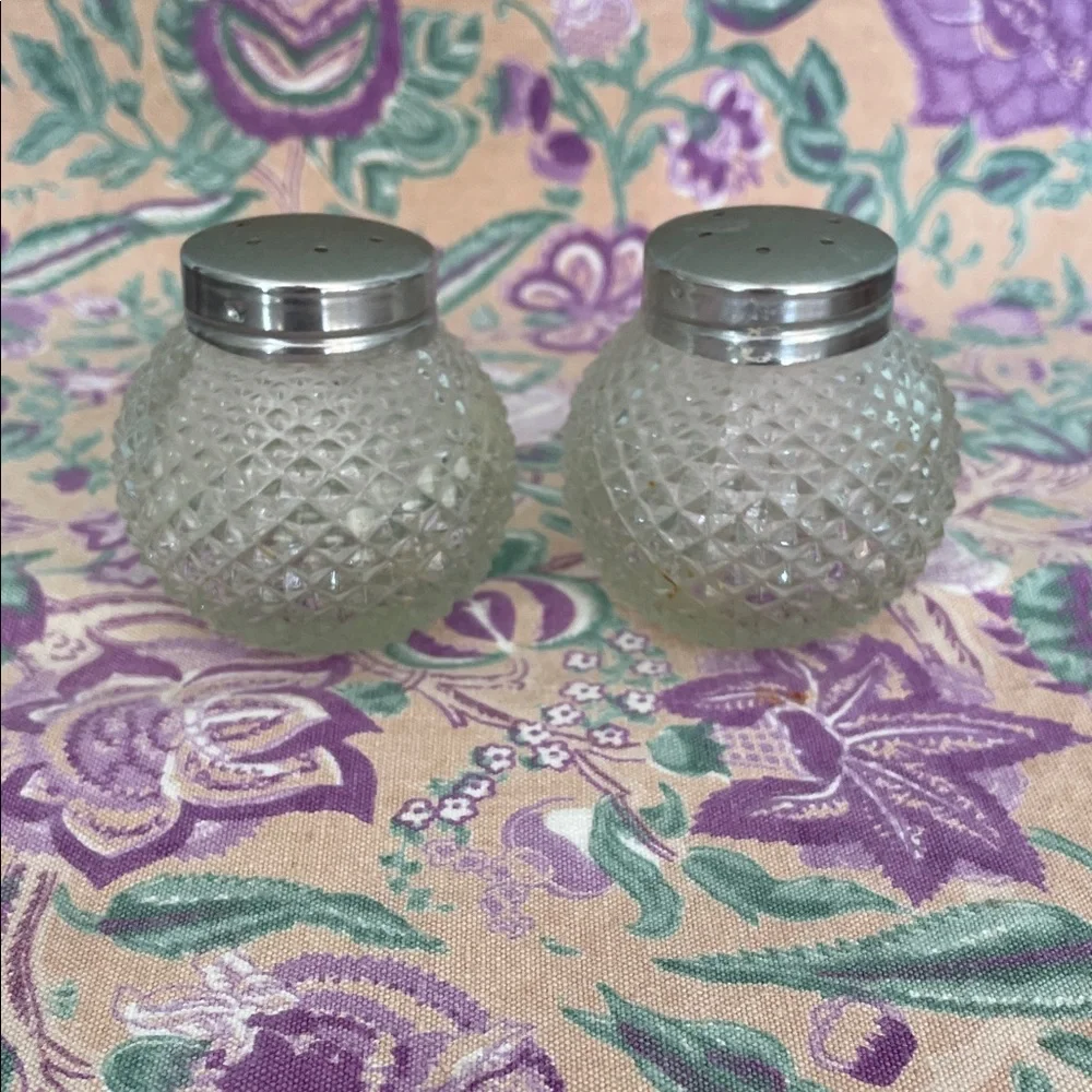 Vintage Grace GlassSalt and Pepper Shakers with a Diamond Pattern